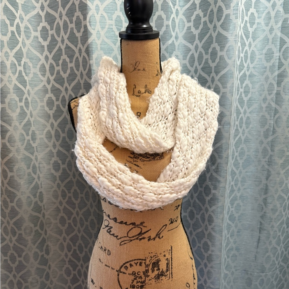 MUDD Infinity Ivory Scarf